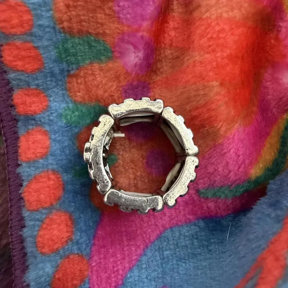 NWT Hammered Silver Tone Rustic Western Cowgirl Boho Stretch Ring